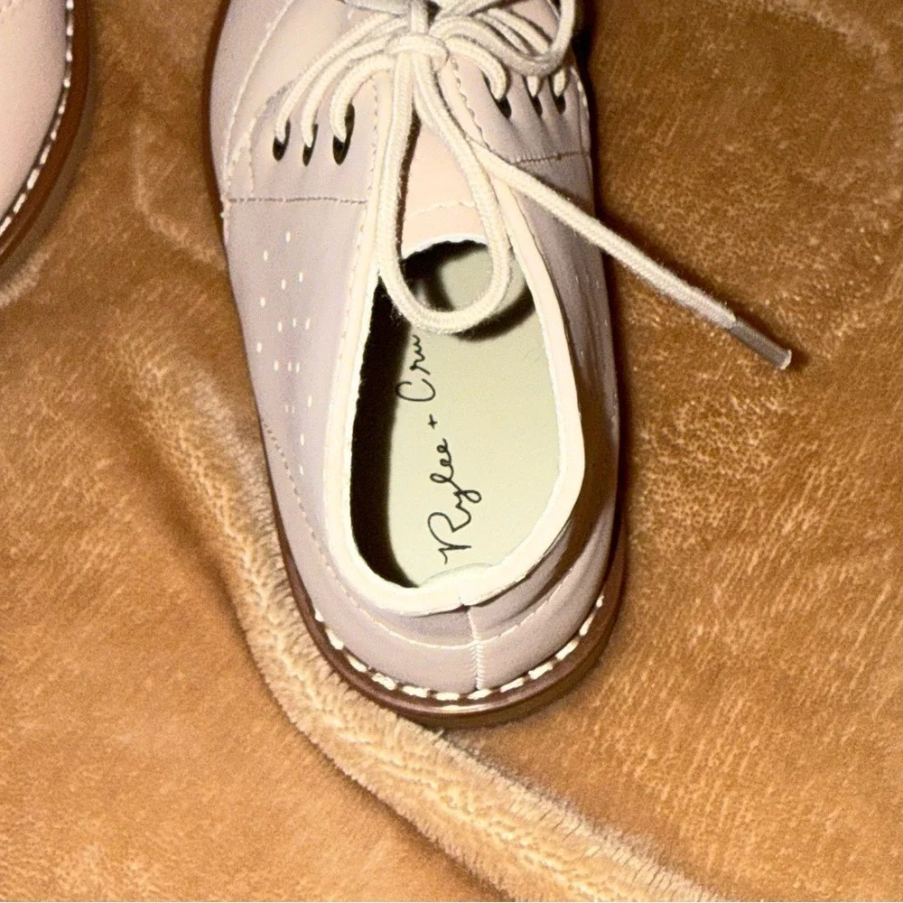 Rylee + Cru Kids Cream Faux Leather Lace Up Desert Ankle Boots Size 10